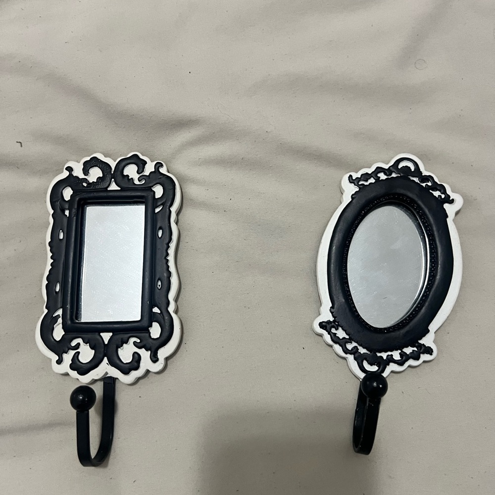 Black and White Decorative Wall Hooks for jewelry